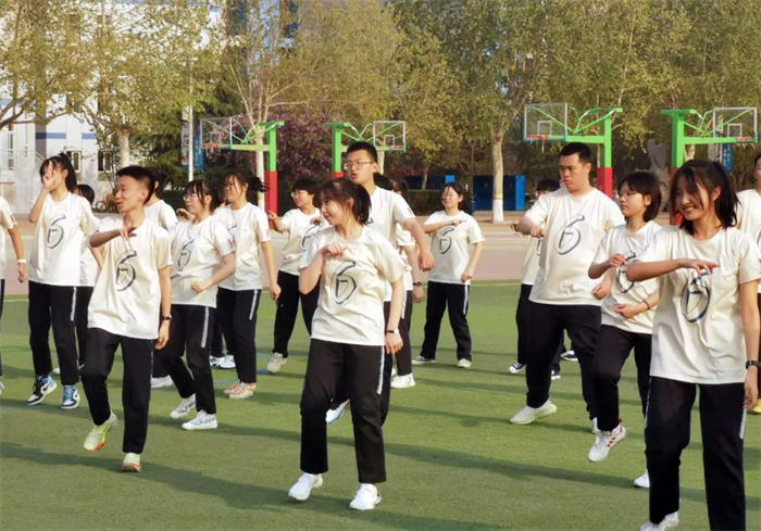 高一集体舞大赛695.png 高一集体舞大赛695.png