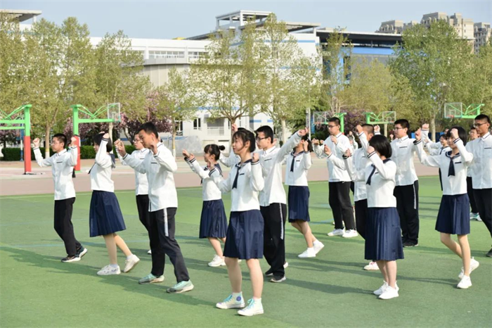 高一集体舞大赛735.png 高一集体舞大赛735.png